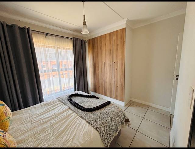 2 BEDROOM APARTMENT FOR SALE IN SILVER LAKES